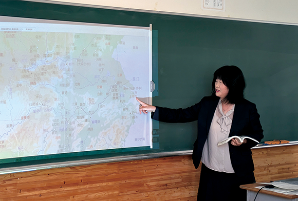 デジタル教科書の地図を使った解説
