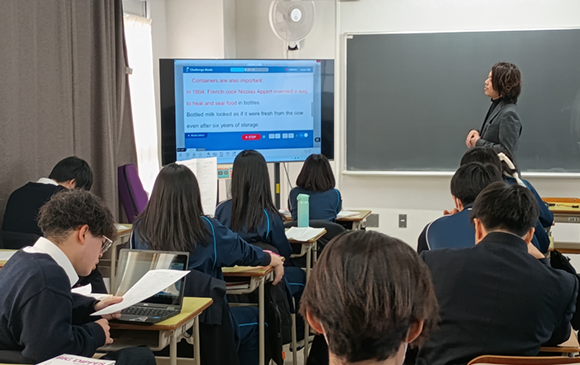 速読トレーニングに取り組んでいる生徒
